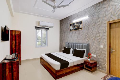 townhouse noida sector 70 formerly palm paradise