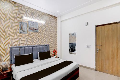 townhouse noida sector 70 formerly palm paradise
