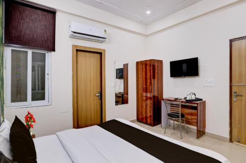 townhouse noida sector 70 formerly palm paradise