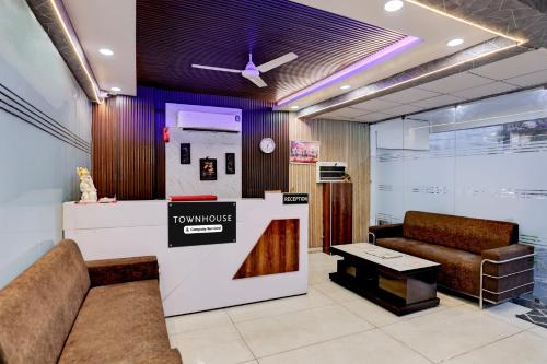 townhouse noida sector 70 formerly palm paradise