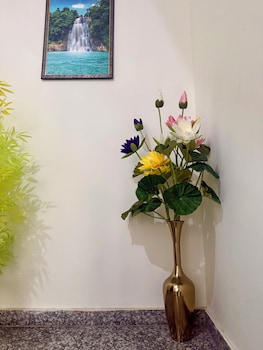 Saroj Serenity Inn,,3 star