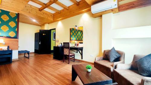 jostel heritage bir pipal retreat 4 star hotel