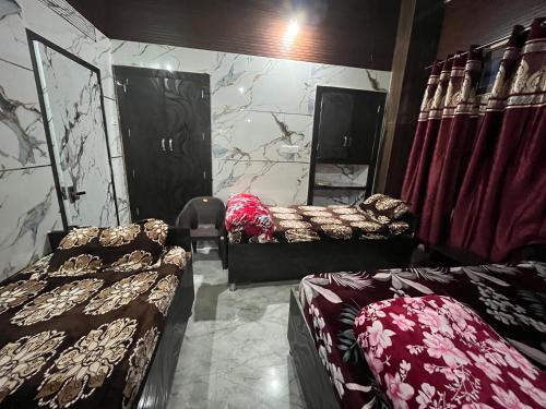 Guru Nanak Dev Ji Yatri Niwas Amritsar,,3 star