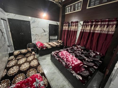 Guru Nanak Dev Ji Yatri Niwas Amritsar,,3 star