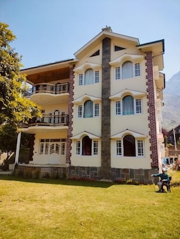 New Zamrood Holiday Home,,3 star