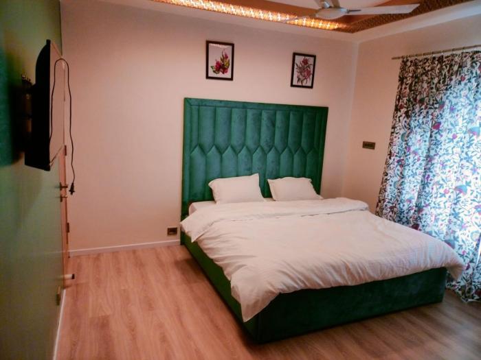 new zamrood holiday home