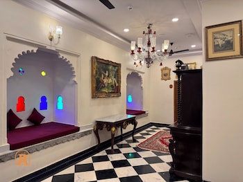 The Shikargarh Palace,,3 star