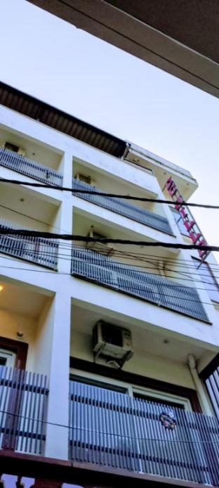 hotel falls street by dc hills