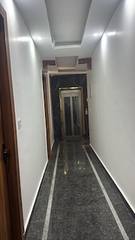 hotel falls street by dc hills