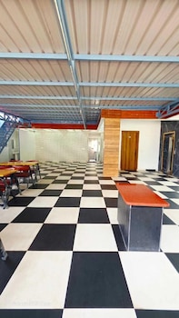 hotel falls street by dc hills