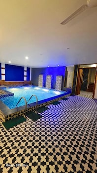 hotel falls street by dc hills