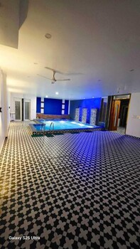 hotel falls street by dc hills