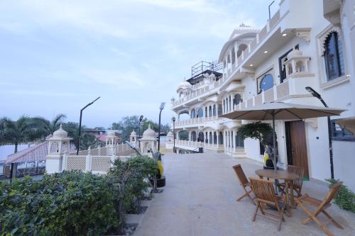 a 26 hilltop heaven resort