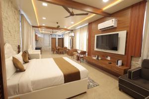 a 26 hilltop heaven resort