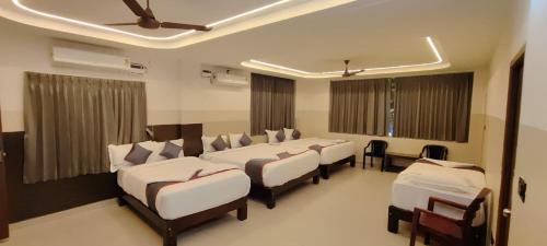 Mkk Grand Luxury Suite & Ac Rooms,,3 star