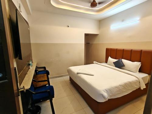 mkk grand luxury suite and ac rooms