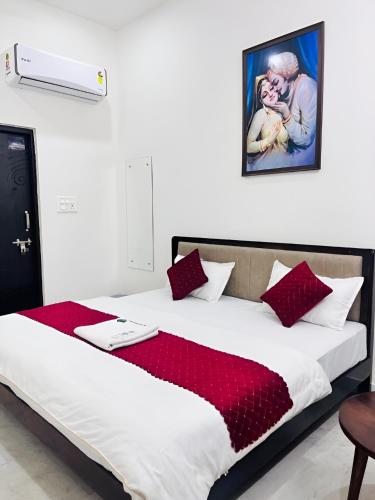 Hotel Madhav Palace,,3 star