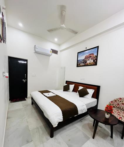 hotel madhav palace