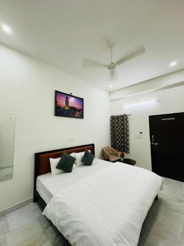 Hotel Madhav Palace,,3 star