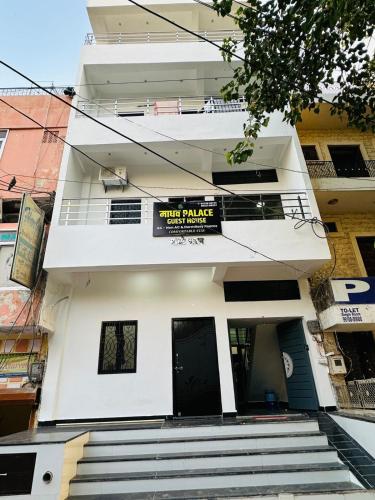 hotel madhav palace