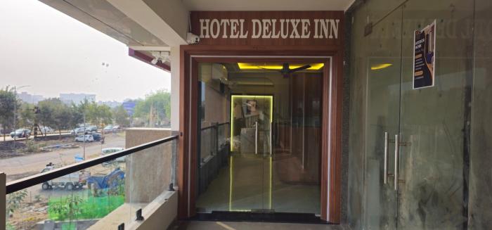 hotel deluxe inn