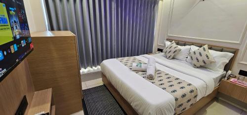 hotel deluxe inn