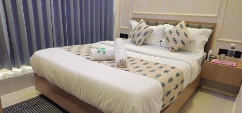 Hotel Deluxe Inn,,3 star