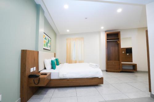 Igniva Airport Hotel,,4 star