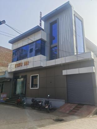 hotel town inn near railway station