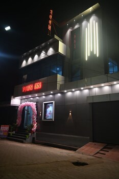 hotel town inn near railway station