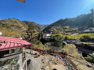 yao adventure base camp bhatta falls