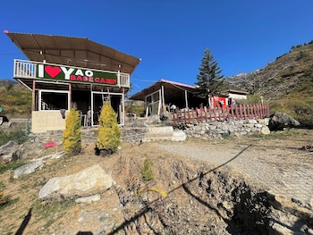 yao adventure base camp bhatta falls