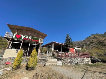 yao adventure base camp bhatta falls