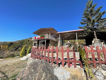 yao adventure base camp bhatta falls