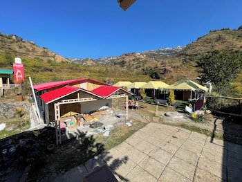 yao adventure base camp bhatta falls