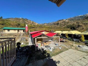 yao adventure base camp bhatta falls