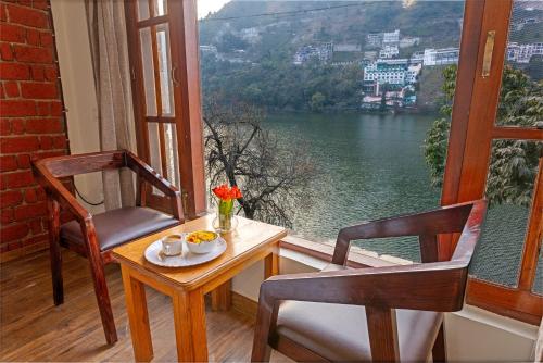 dimmys by the lake bhimtal