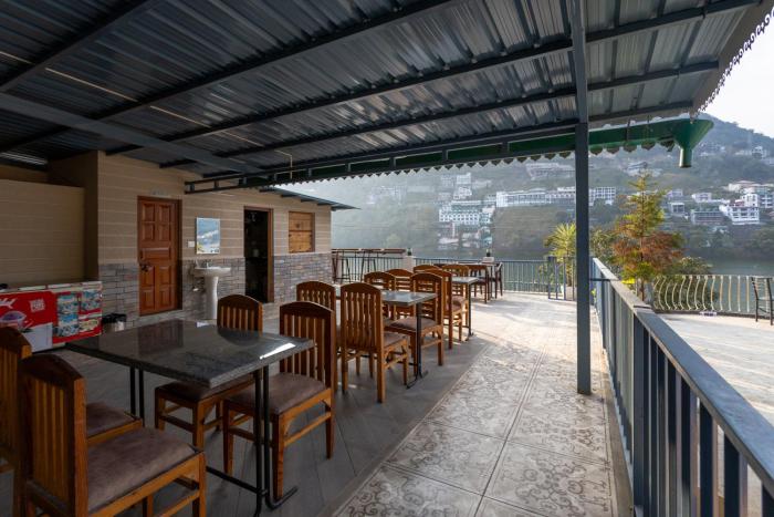 dimmys by the lake bhimtal