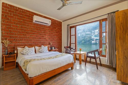 dimmys by the lake bhimtal