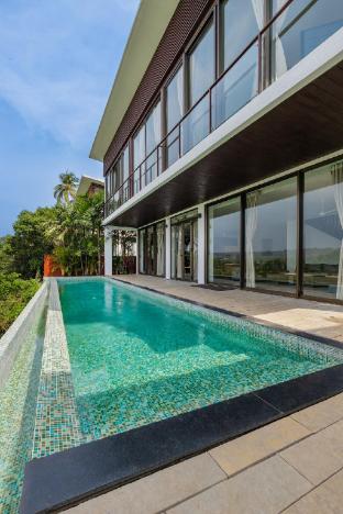 horizon infinity pool by dia hotels and homes