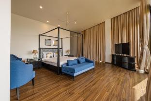 horizon infinity pool by dia hotels and homes