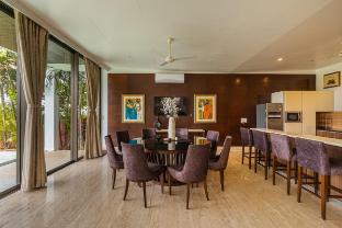 horizon infinity pool by dia hotels and homes