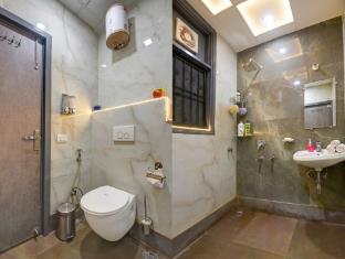 hotel cozy nest rohini