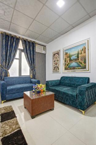 hotel cozy nest rohini