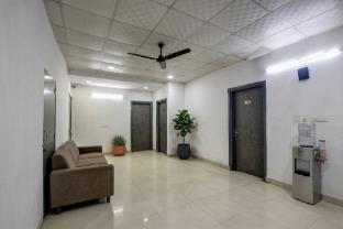 hotel cozy nest rohini