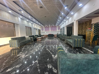 Amantran Palace,,3 star