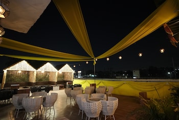 frolic hotel near sec 52 noida metro station