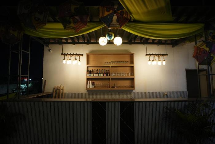 frolic hotel near sec 52 noida metro station