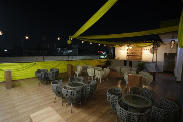 frolic hotel near sec 52 noida metro station