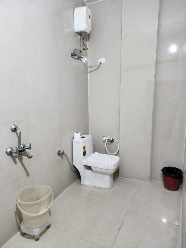 frolic hotel near sec 52 noida metro station